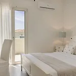 The Seasons Vila