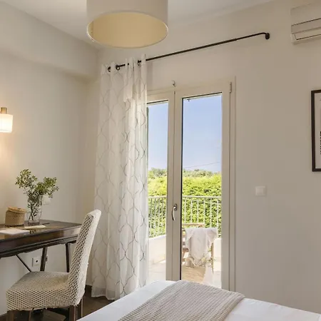 The Seasons Villa Svoronata